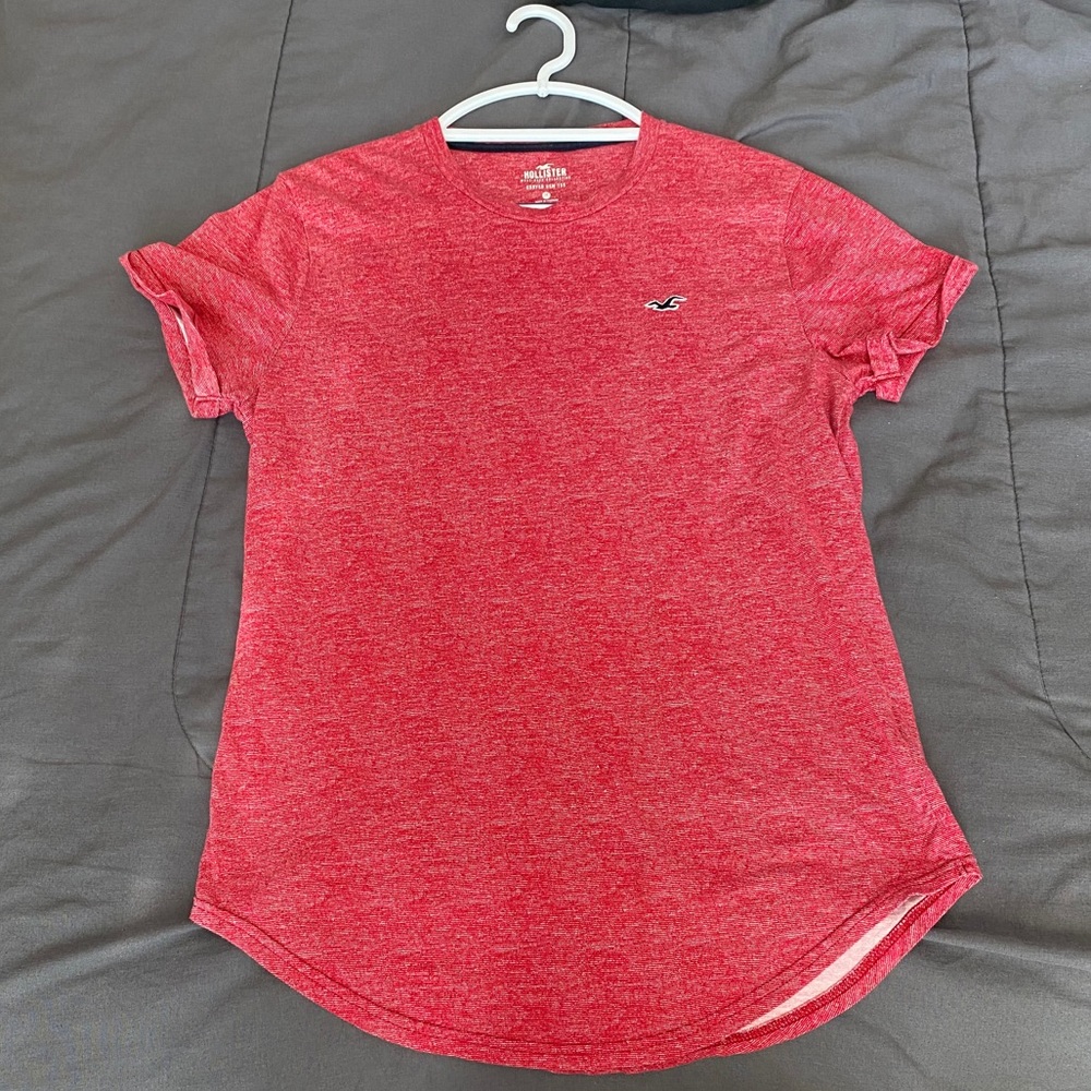 Hollister Heather Red men’s tee shirt
